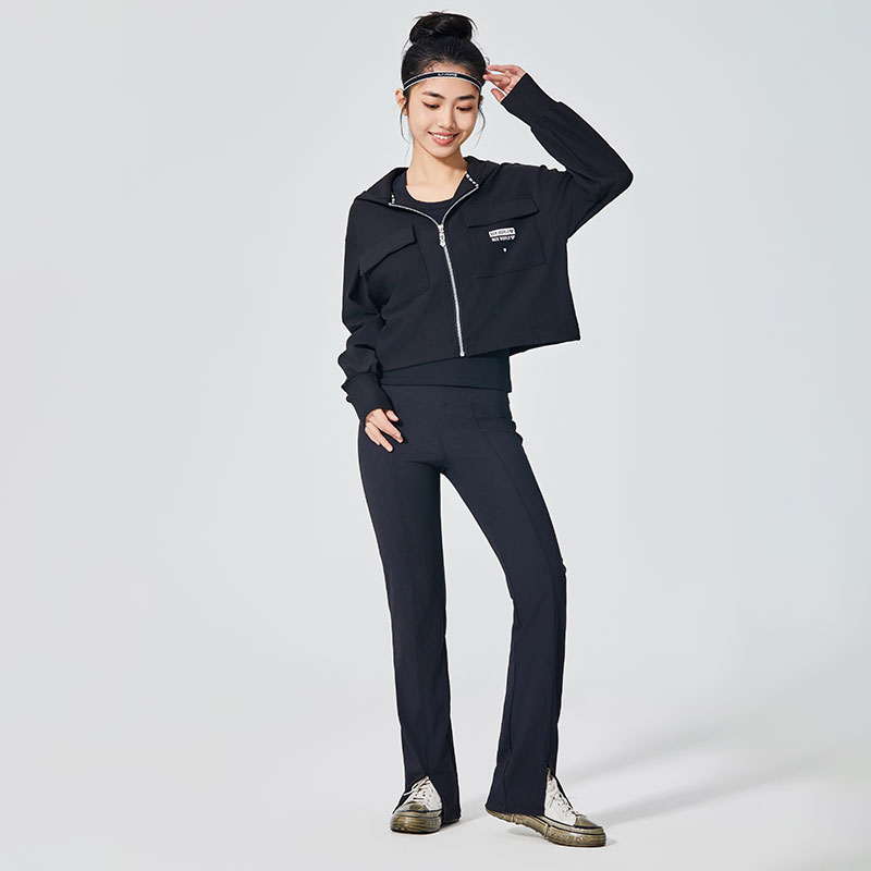 Zergatik janzten dituzte emakumeek gerri altuko leggings?