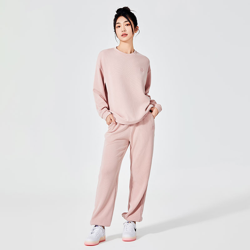 Fashion Forward: Arrosa Casual Lepo Biribileko Emakumeen jertseak aurkezten